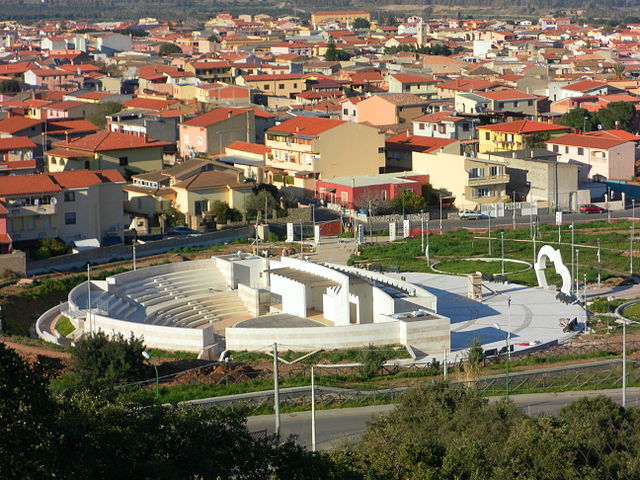 Uno scorcio panoramico sull'anfiteatro del parco urbano di Capoterra in provincia di Cagliari