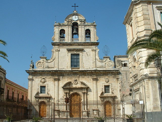 La facciata della Chiesa Madre di Santa Maria la Cava e Sant'Alfio a Lentini in provincia di Siracusa