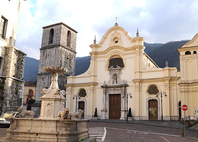 La Collegiata di San Michele Arcangelo a Solofra in provincia di Avellino, dove sono stati celebrati i funerali di Maria Rosa Troisi