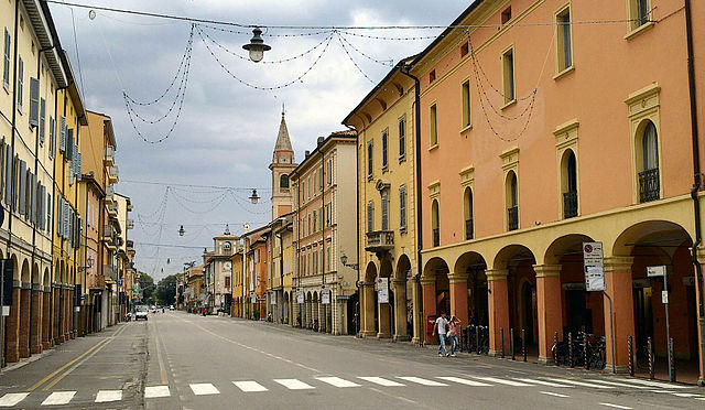 Uno scorcio di Corso Martiri a Castelfranco Emilia