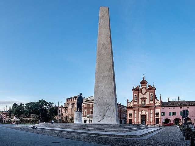 Uno scorcio di Piazza Francesco Baracca a Lugo in provincia di Ravenna