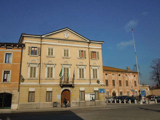 Uno scorcio del municipio di Roverbella in provincia di Mantova