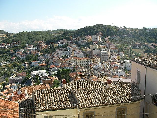 Uno scorcio panoramico di Casoli in provincia di Chieti, scattato dalla torre del Castello Ducale