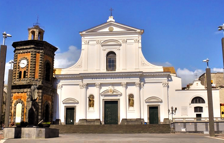 La Basilica di Santa Croce a Torre del Greco in provincia di Napoli dove sono stati celebrati i funerali di Maria Archetta Mennella