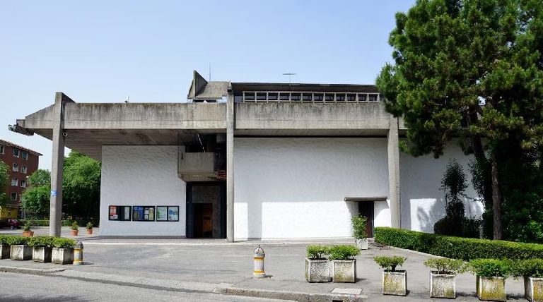 Uno scorcio della Chiesa della Beata Vergine Immacolata a Bologna