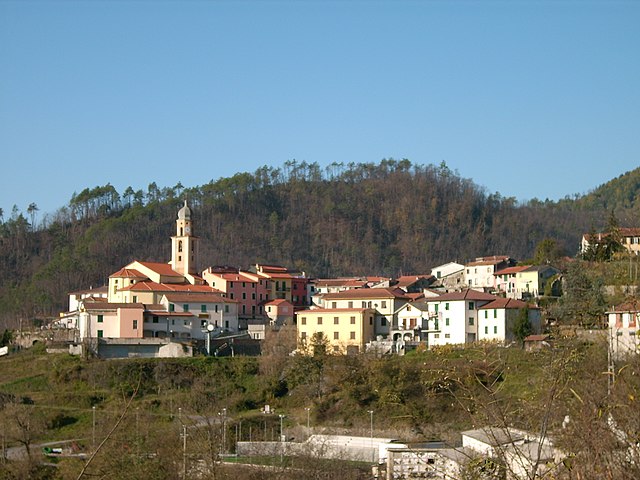 Uno scorcio panoramico di Carrodano in provincia de La Spezia