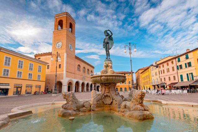 Uno scorcio di Piazza XX Settembre a Fano in provincia di Pesaro-Urbino