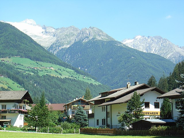 Uno scorcio di Lutago (Luttach), frazione di Valle Aurina (Ahrntal) in provincia di Bolzano