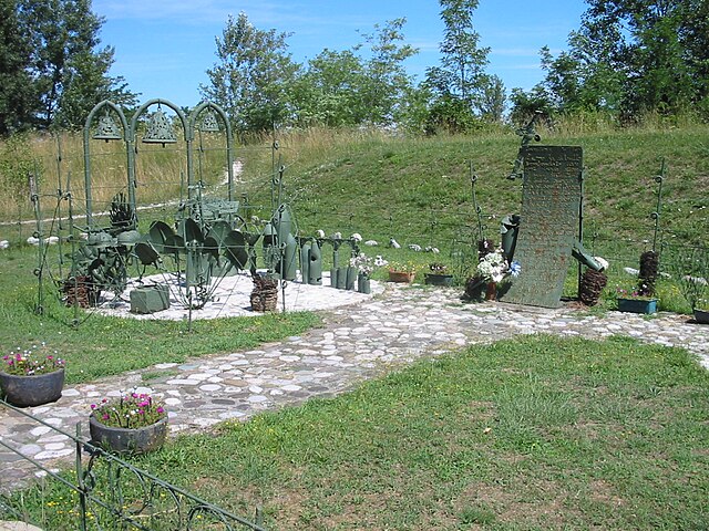 Uno scorcio del Monumento ai Caduti della Grande Guerra a Lovadina, frazione di Spresiano, a pochi passi dal Piave