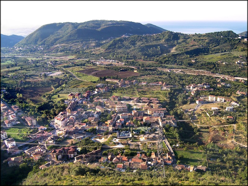 Panorama dall'alto di San Mango Piemonte in provincia di Salerno