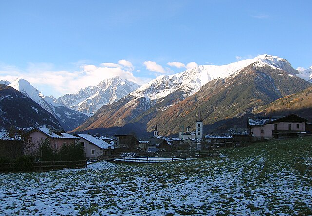 Uno scorcio panoramico di La Salle in Valle d'Aosta
