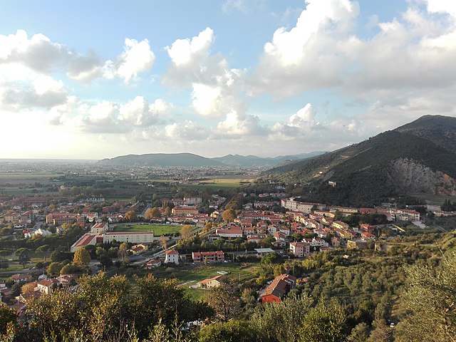 Uno scorcio dall'alto di San Giuliano Terme, paese d'origine della signora Chiara Corrado in provincia di Pisa