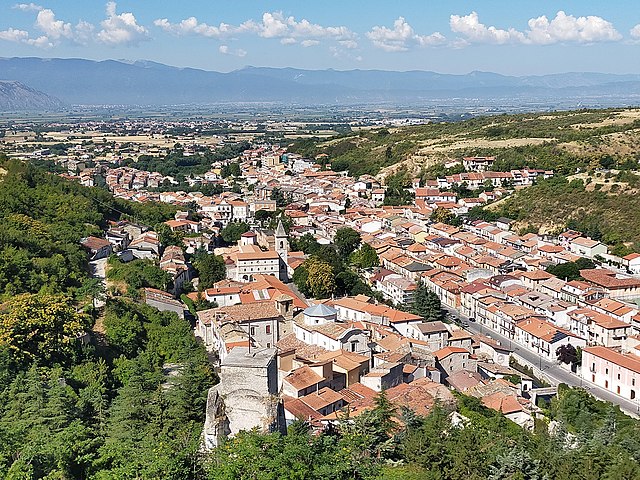 Uno scorcio panoramico di Pescina in provincia de L'Aquila