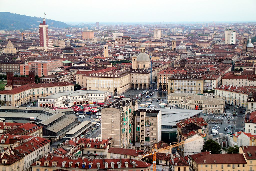 Uno scorcio dall'alto di Torino su Piazza della Repubblica
