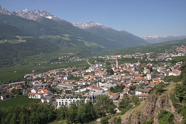 Uno scorcio panoramico dall'alto di Silandro in provincia di Bolzano