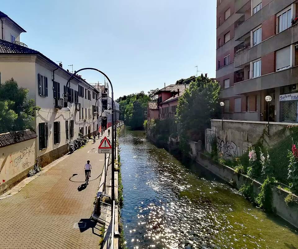 Uno scorcio del Naviglio Martesana passante per il quartiere Gorla di Milano